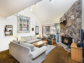 Aspen Creek by 101 Great Escapes