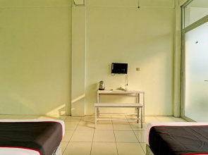 RedDoorz Syariah at Neu Hostel Cisarua Lembang