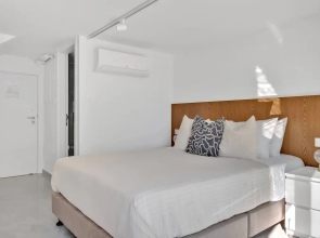 Phaedrus Living: Alkminis Seaview Suites Pantai