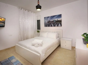 Luxury Villa with heated pool in Zfat