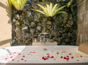 Komaneka at Monkey Forest