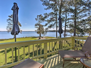 Riverfront New Bern House: Gourmet Kitchen & View!