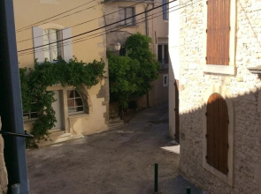 House With 2 Bedrooms in Malaucène, With Wonderful City View, Furnishe