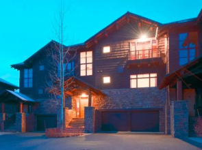 JHRL - Beautiful Single-Family Granite Ridge Cabin #7590, Hot Tub