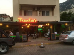 Frankies Penthouse Apartment