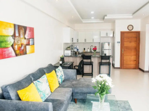 Modern Living 1 BR - Gym & Pool - Near YAYA