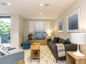 Executive 2 Storey Apartment with Pool