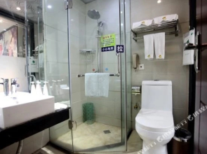 Panda Prince Hotel(熊猫王子酒店(1227购物广场店))
