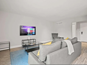 Stylish 2BR 2BA Stay in Prime Location