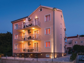 Nice Apartment in Supetar With 1 Bedrooms and Wifi