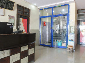 SPOT ON 48871 Ay Hotel