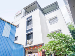 OYO 81205 Hotel Manikyaa