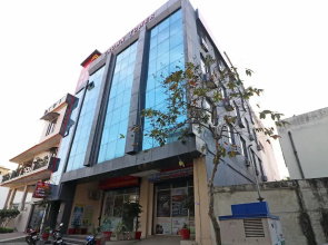 OYO 29127 Hotel Crown Tower
