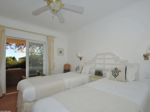 Semi-detached Villa With 1 Bedroom Located Near Meia Praia Beach - Lagos