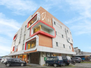 Life Hotel Stasiun Kota Surabaya