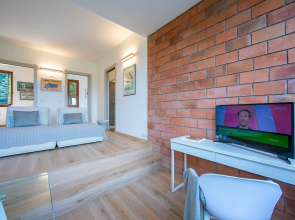 The Stylish Flat 900m from Cerro Beach