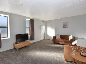 The Port Chalmers Heritage suite 3 Bedrm