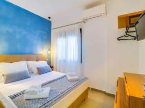 Theros Villas & Suites