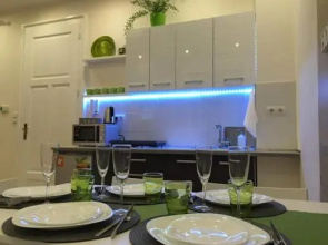 Leo Apartment