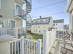 York Beachfront Condo - Steps to Long Sands!