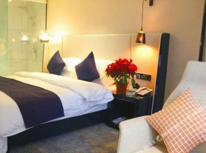 Red Box Exquisite Hotel