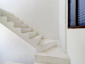 OYO 77821 railway view guest house