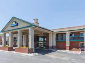 Days Inn by Wyndham Hays