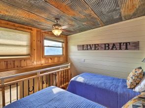 Pet-friendly Studio w/ Loft & Mountain Views!
