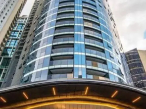 2BR Luxury Skytower Views CBD Pool Gym Netflix