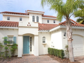 T842BD South 4 Br villa by RedAwning