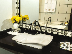 Gringo Bill's Boutique Hotel