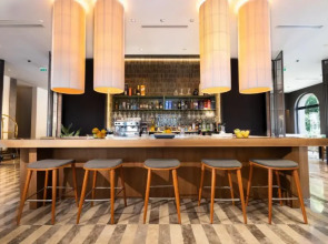 Infinity Hotel & More