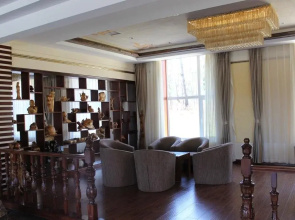 Changbai Mountain Hunting Resort Hotel(抚松狩猎度假酒店)