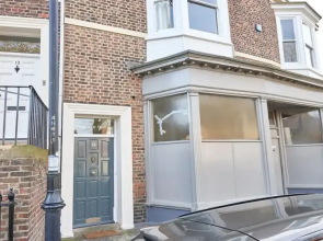 Host Stay Peacock House