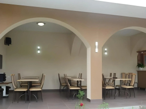 Lili Guest House