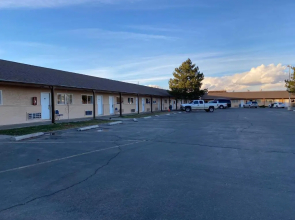 Four Corners Inn