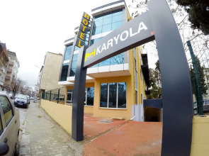 Karyola Otel - Caters to Men