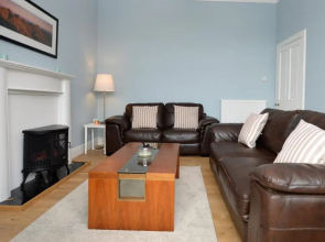 Upper Alta Apartment