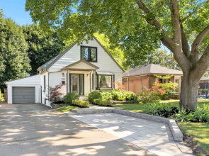 Spacious 2bdrm Home in Burlington