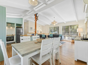 Mystery Bay Retreat