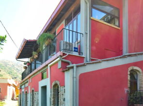 Stunning Home in Motta San Giovanni With Wifi and 4 Bedrooms