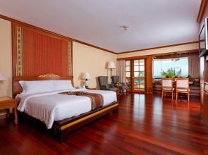 Diamond Cliff Resort & Spa, Patong Beach