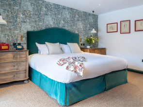 The Cotswold Plough Hotel & Restaurant