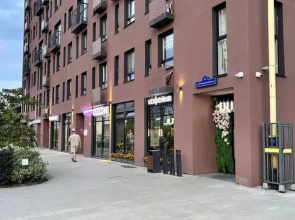 Moon72 at 4 Dzhanbrovskogo Street