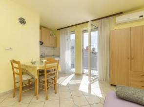 Apartment and Room Ilija