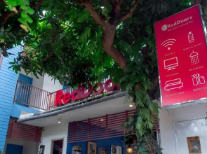 RedDoorz near Pantai Sanur Bali