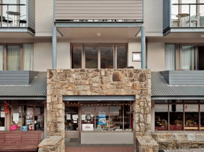 Nanook Thredbo Squatters Run