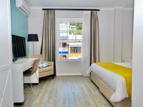 Simon's Town Quayside Hotel