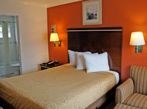 Redondo Inn and Suites
