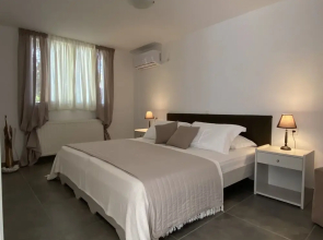 Island Cave Suites